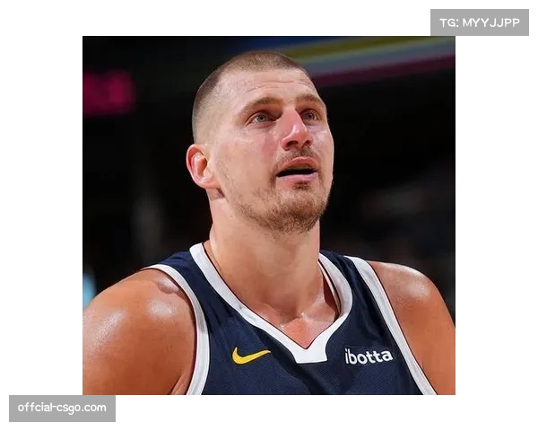 战术板：解析掘金队约基奇高位手递手后，戈登空切肋部的战术成功率